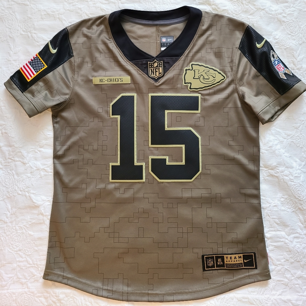 Salute to Service PATRICK MAHOMES 15 Kansas City CHIEFS Jersey 2021 Womens Small